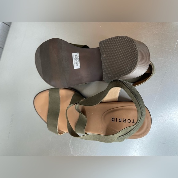 Torrid Women's Olive Green Strappy Open Toe Buckle Block Heels Size 9.5 - Picture 5 of 5